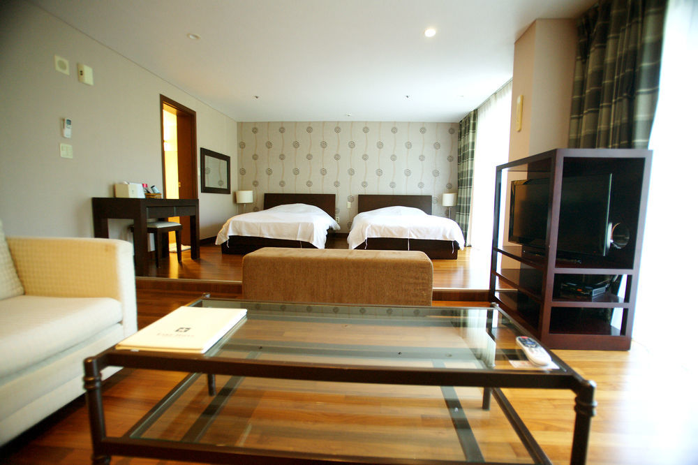 Lake Hills Jeju Resort Σεογκουίπο Εξωτερικό φωτογραφία