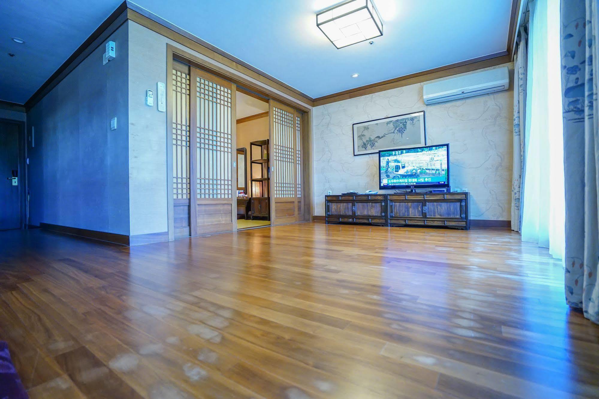 Lake Hills Jeju Resort Σεογκουίπο Εξωτερικό φωτογραφία