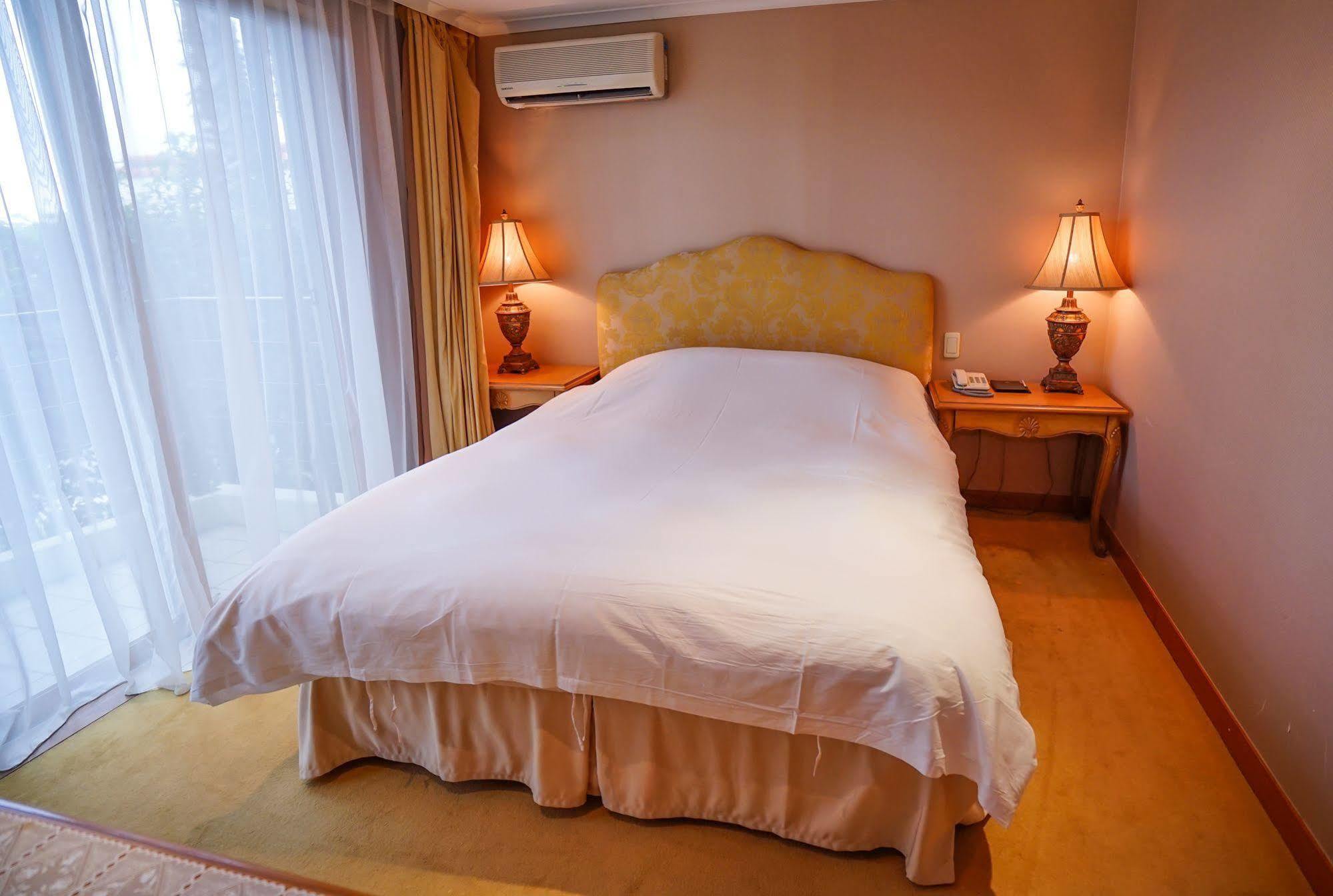 Lake Hills Jeju Resort Σεογκουίπο Εξωτερικό φωτογραφία