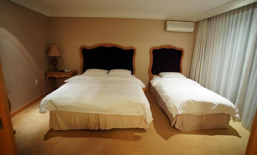 Lake Hills Jeju Resort Σεογκουίπο Εξωτερικό φωτογραφία